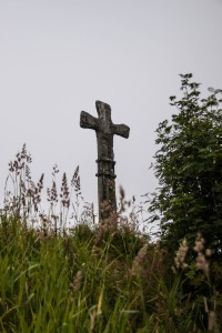 Steinkors på Gard, Haugesund. Et av flere kors som markerer en tidlig kristen kongsorganisasjon. (Foto Cathrine Glette)